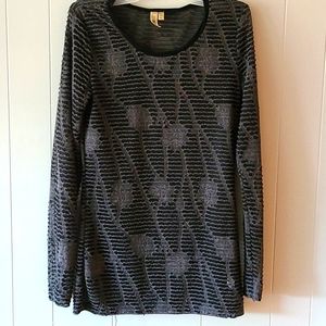 Black and Grey BKE top